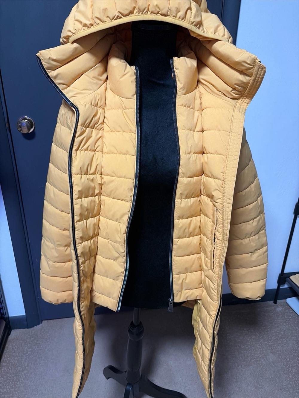 Dkny Women's Quilted Hooded Puffer Coat in Yellow - Picture 6 of 9